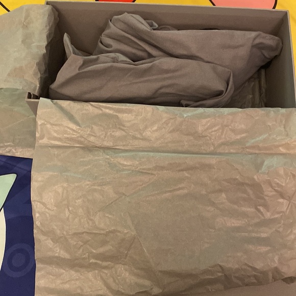 I’m selling a pair of black balenciaga slides. - Picture 7 of 8